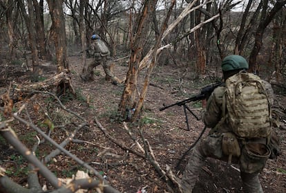 Soldados ucranios entrenando en algún punto de la provincia de Donetsk.