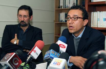 Los periodistas Christian Zurita  y Juan Carlos Calderon.