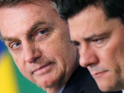 O presidente Jair Bolsonaro com o então ministro da Justiça Sergio Moro, em um evento no Palácio do Planalto em outubo de 2019.