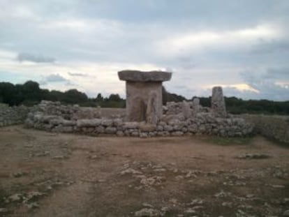 'Taula' del poblado prehistórico de Trepucó, en la isla de Menorca.