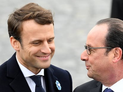 Macron y Hollande, en la ceremonia de celebraci&oacute;n en Par&iacute;s del aniversario del fin de la II Guerra Mundial.