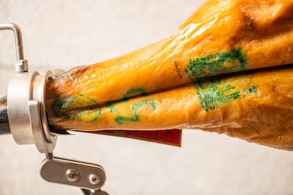 Detalle de la caña y el jarrete del jamón Vintage 2006. Imagen proporcionada por Joselito.