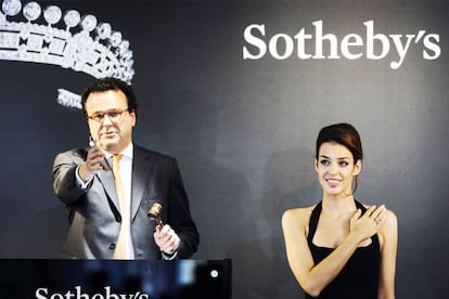 Sotheby´s, como su gran competidor Christie´s, celebra dos veces al año una subasta de alta joyería.