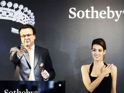 Sotheby&acute;s, como su gran competidor Christie&acute;s, celebra dos veces al a&ntilde;o una subasta de alta joyer&iacute;a. 