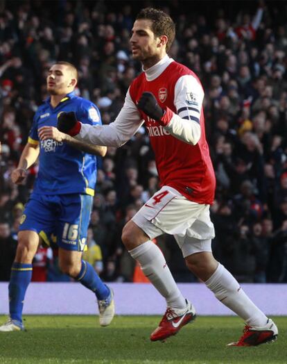 Cesc celebra el gol ante el Leeds.