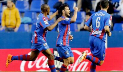 Rub&eacute;n, tras marcar su gol, el segundo del Levante ante Osasuna.