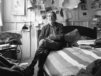 Claudio Bertoni fotografiado en su casa de Concón (Chile) en 2016.