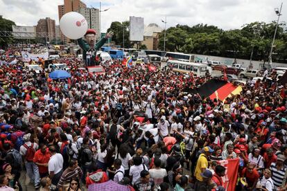 Vista de la manifestación convocada en Caracas a favor de la Asamblea Nacional Constituyente, propuesta por el presidente venezolano Nicolás Maduro.