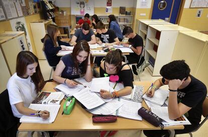 Estudiantes en un centro educativo valenciano.