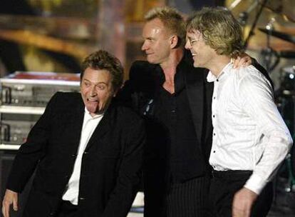 Ésta era, hasta el domingo pasado, la última reunión de The Police: marzo de 2003, el grupo entra en el Rock and Roll Hall of Fame, Nueva York.