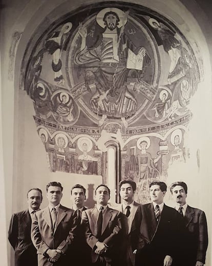 Todos los miembros del Grup Taüll, fotografiados por Català-Roca en 1955.