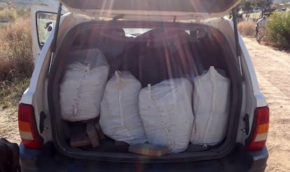 En una fotografía de enero de 2018, una camioneta detenida por autoridades cerca de Ensenada con 45.5 kilogramos de fentanilo.