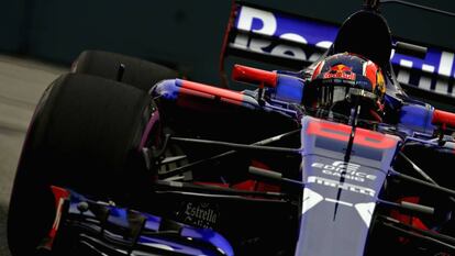 Kvyat, durante el Gran Premio de Singapur.