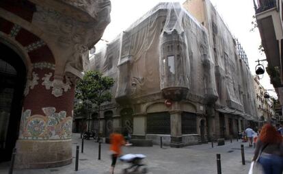 Un aspecto de la fachada del edificio donde se quería ubicar el hotel del Palau.