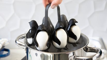 Describimos este cocedor de huevos con forma especial.