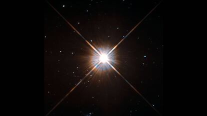 El telescopio espacial Hubble tomó esta imagen de Próxima Centauri, la estrella más cercana al sistema solar.