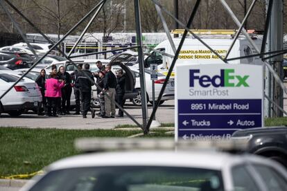 El tiroteo ocurrió poco después de las 23.00 horas en un almacén de FedEx en el que trabajan 4.500 personas.