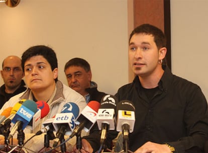 Marian Beitialarrangoitia, durante una rueda de prensa con otros alcaldes de ANV el 23 de abril.