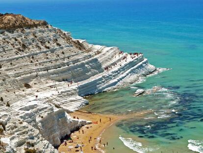 El acantilado Scala dei Turchi, en la provincia siciliana de Agrigento, que inspiró los escenarios de las novelas del comisario Montalbano.