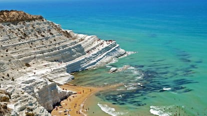 El acantilado Scala dei Turchi, en la provincia siciliana de Agrigento, que inspiró los escenarios de las novelas del comisario Montalbano.