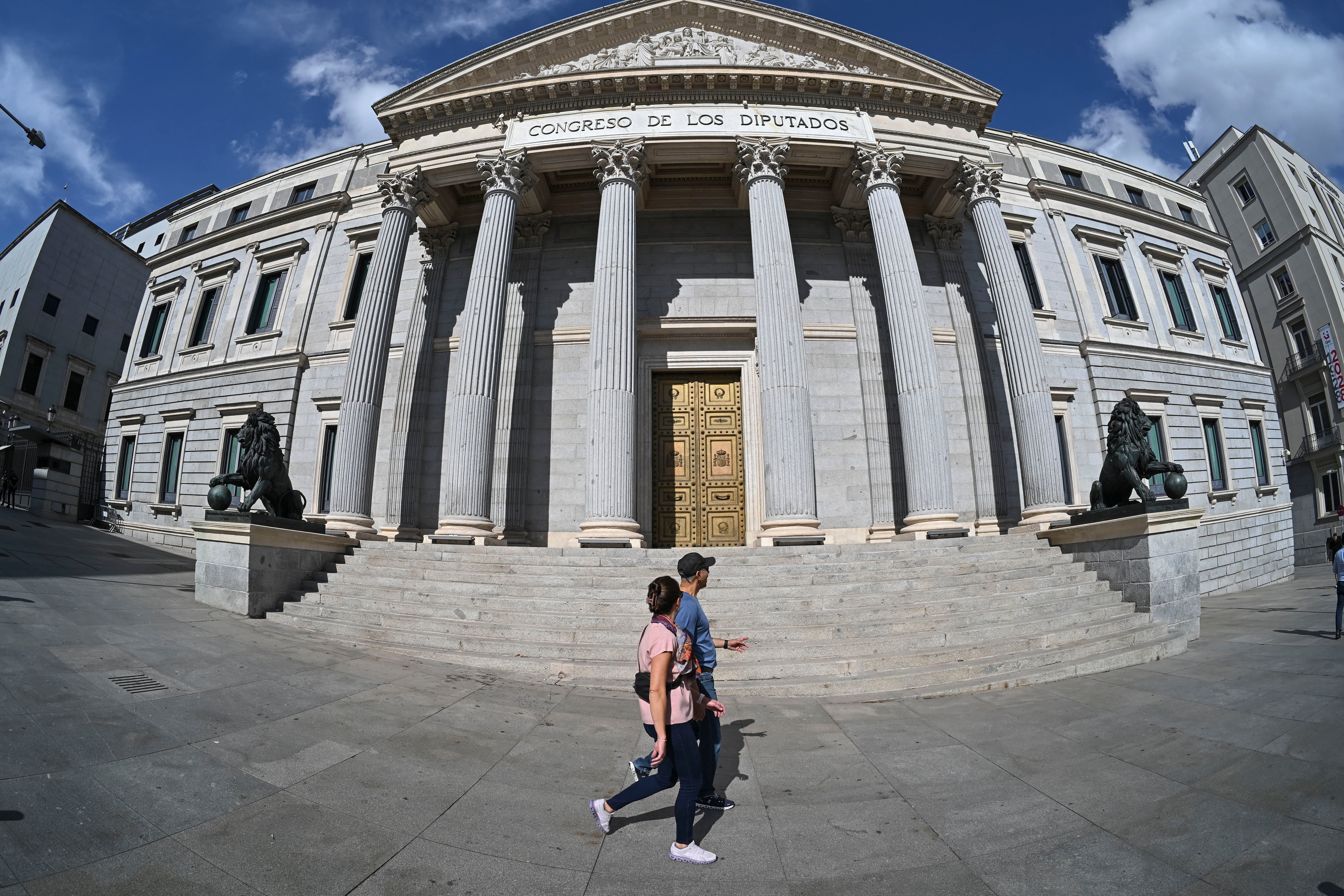 S&P y Fitch advierten de que la incertidumbre fiscal sobre España puede mantenerse tras las elecciones