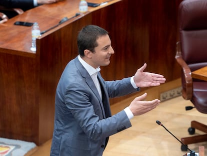 Juan Lobato, en la Asamblea de Madrid el pasado 10 de febrero.