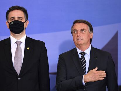 Bolsonaro el 14 de septiembre en una ceremonia en Brasilia junto al presidente del Senado,  Rodrigo Pacheco.