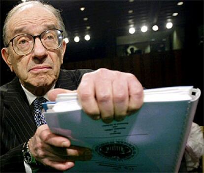 Alan Greenspan, al inicio de su comparecencia ayer ante el Senado de EE UU.