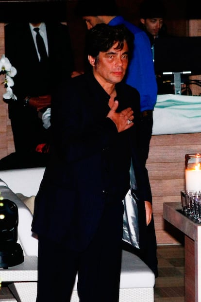 Benicio del Toro, a quien aún no hemos visto en ningún photocall, sí que se quiso divertir en esta fiesta tan exclusiva.
