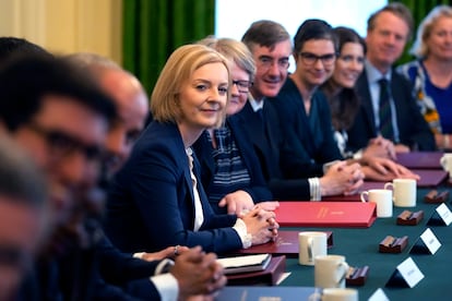 La primera ministra británica, Liz Truss, durante su primera reunión de gabinete en el 10 de Downing Street, el 7 de septiembre.