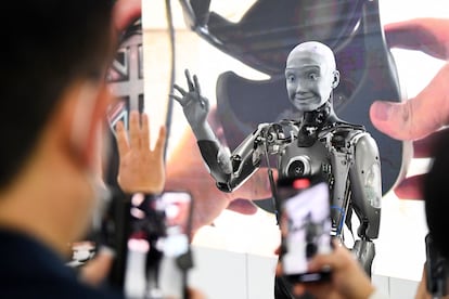 El robot humanoide AMECA, creado por la empresa Engineered Arts, en la feria de electrónica de Las Vegas de 2022. 