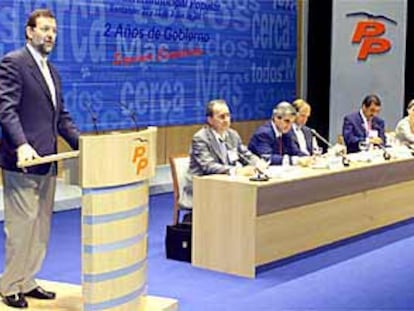 El ministro del Interior, Mariano Rajoy, durante la inauguración ayer de una convención del PP en Santander.
