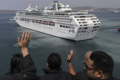 El Sea Princess, uno de los cruceros de la compañía P&O Cruises, dueña también del multado Azura