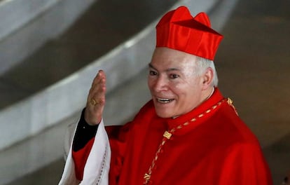 Carlos Aguiar Retes, a su llegada a la Basílica de Guadalupe.