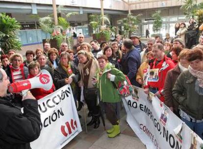 Encierro de los trabajadores de Alfageme en el Ayuntamiento de Vigo