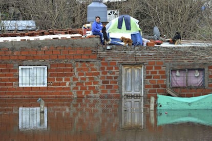 El temporal, que tuvo su cumbre de actividad entre el domingo y el lunes, dejó más de 230 milímetros de agua en la provincia de Buenos Aires, más que todo el promedio de agosto.