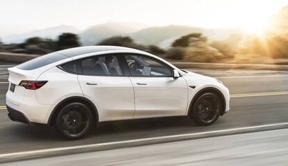 Tesla vuelve a rebajar el precio del Model Y, el coche eléctrico que arrasa en Europa