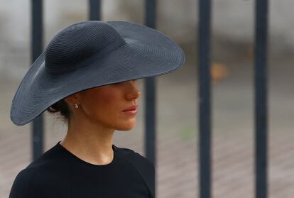 Meghan Markle, duquesa de Sussex y esposa del príncipe Enrique, asistía al funeral por Isabel II.