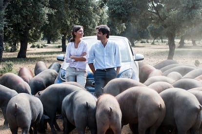 El actor Fernando Corral y la actriz Susan Hoecke, protagonistas de la película 'Un verano en Salamanca'.