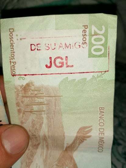 Una de las fotos de los billetes compartidas en Sinaloa.