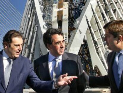 Gerardo Camps, Calatrava y Villanueva, frente a l’Àgora.