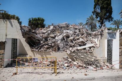 Proceso de demolición de 'Mi gitana', la casa en la que vivieron Isabel Pantoja y Julián Muñoz en la urbanización La Pera, de Marbella.
