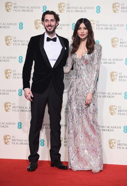 Blake Harrison y Gemma Chan.