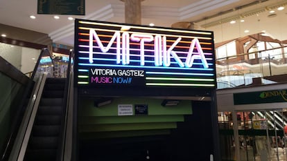 Entrada de la discoteca Mitika, en Vitoria, en una imagen obtenida de su perfil en Facebook.