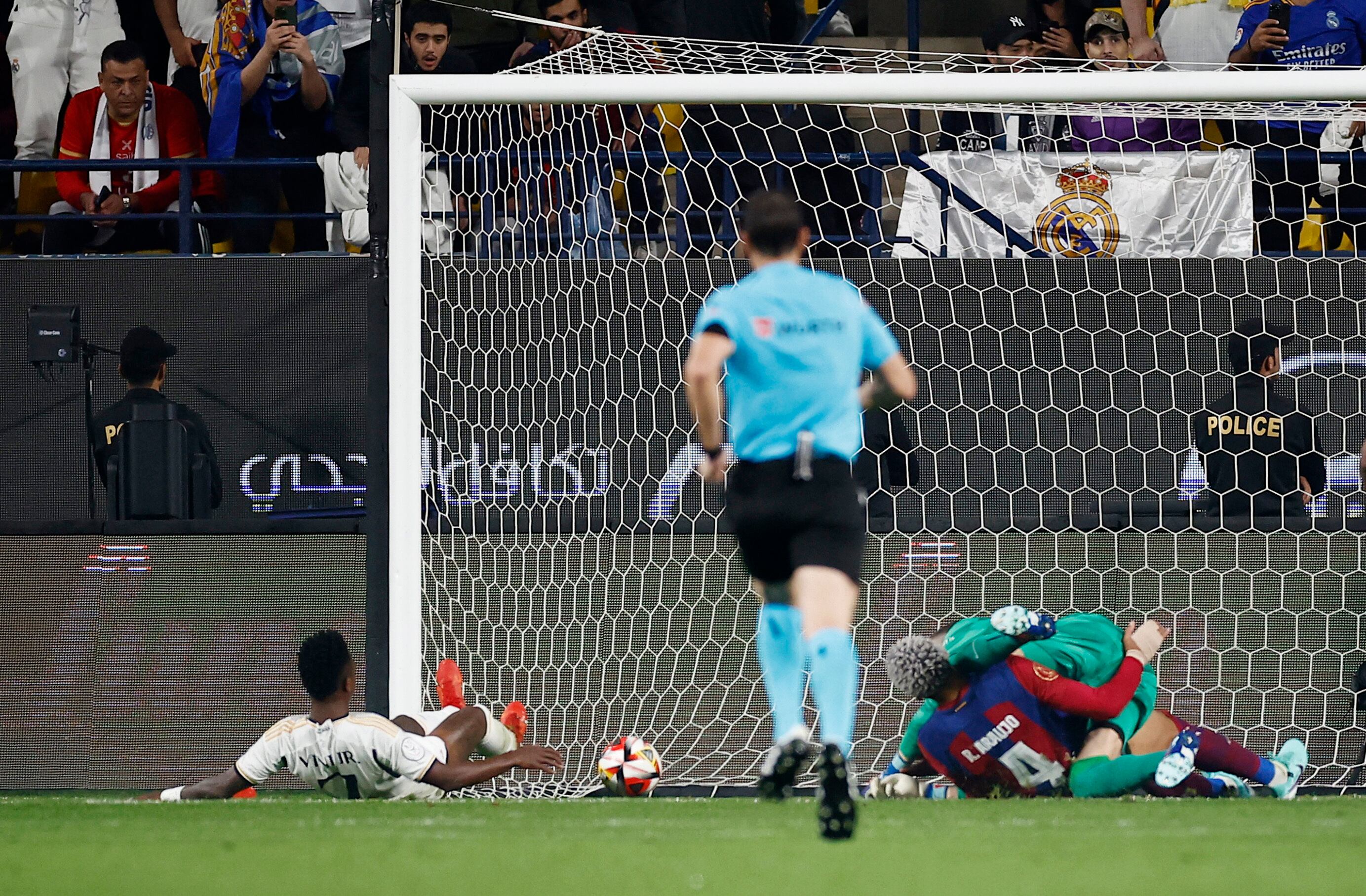  Vinicius Junior marca su segundo gol en la final.