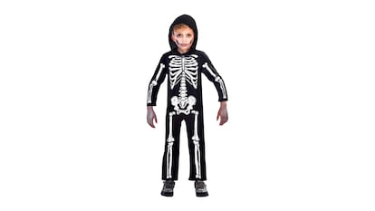 Disfraces de Halloween sobre fondo blanco.