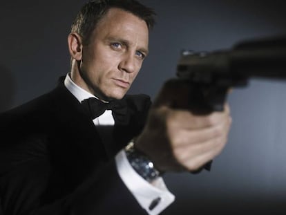 Daniel Craig, caracterizado de James Bond.