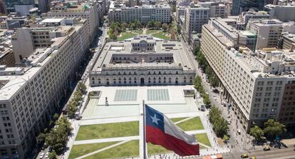 Vista aérea do palácio presidencial, o Palácio de La Moneda, em Santiago, onde a presidenta Michelle Bachelet receberá o Papa Francisco