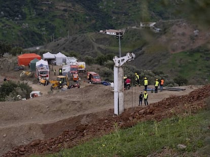 A tunnel is being drilled to next to the borehole where Julen is trapped.