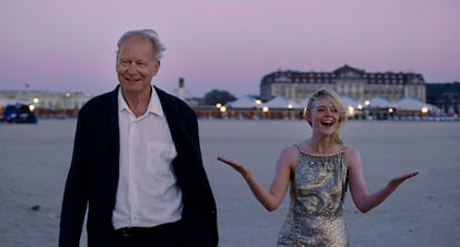 Stellan Skarsgård y Elle Fanning